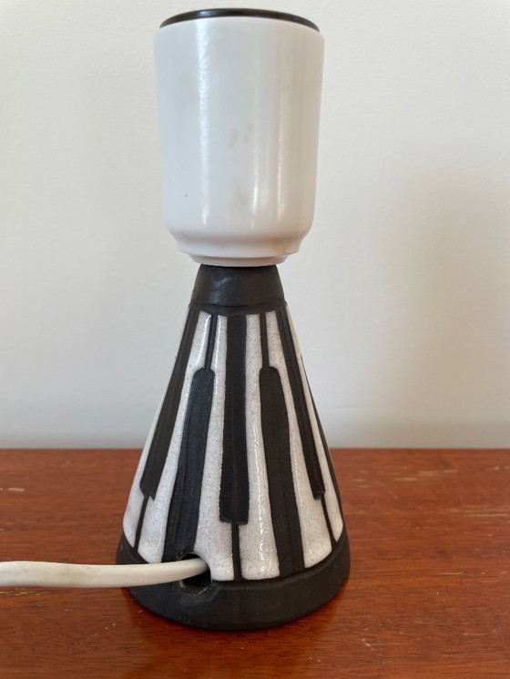 Image 1 of Scandinavische moderne keramische tafellamp met pianotoetsdesign – jaren 60, van M.A.&S., Zweden