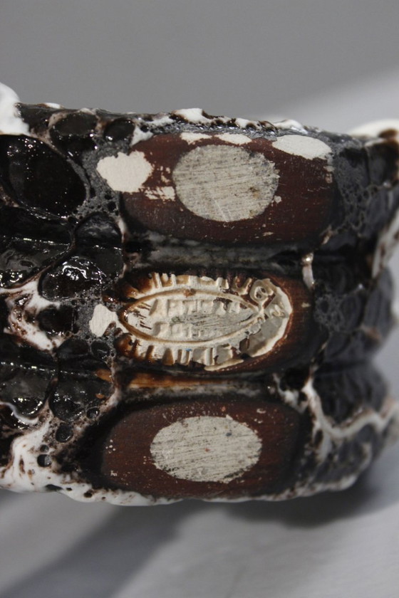 Image 1 of Marius Giuge a Vallauris - Grande candelabro brutalista in ceramica con smalto lava, anni '50