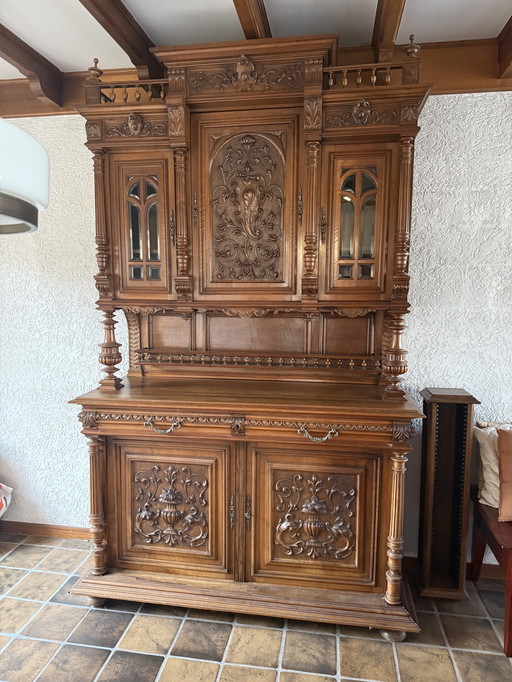 Antieke Henri Deux buffetkast