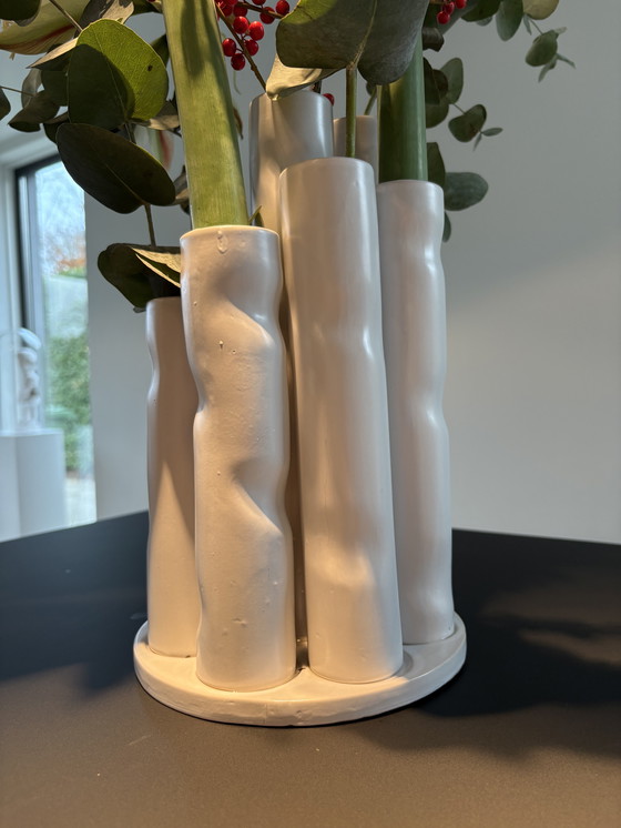 Image 1 of Vaso moderno in corallo bianco opaco, stile Japandi