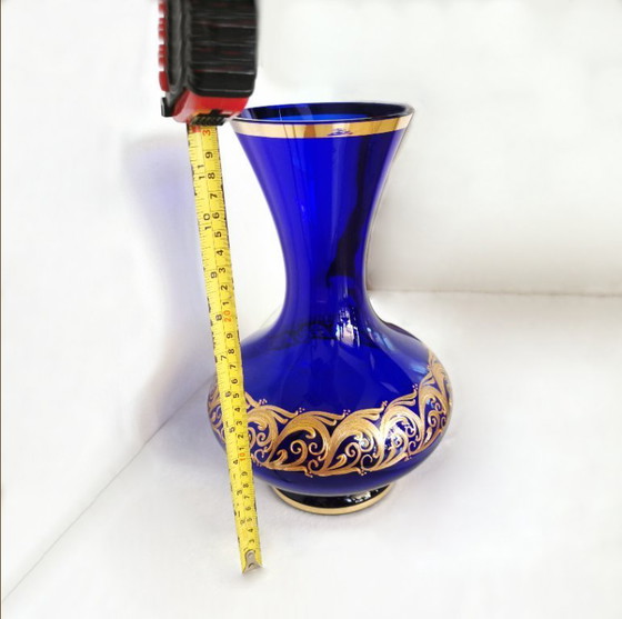 Image 1 of VAS DE CRISTAL AZUL COBALTO DE BOHEMIA Y CUADRO DORADO