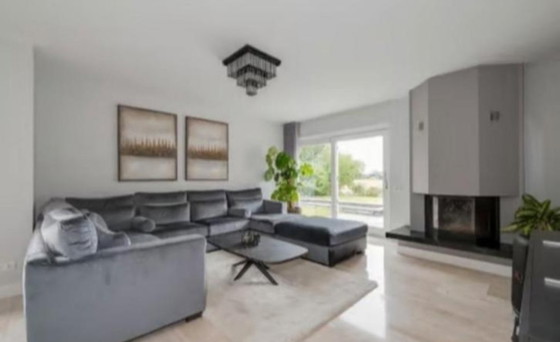 Image 1 of Luxe hoekbank + poef 