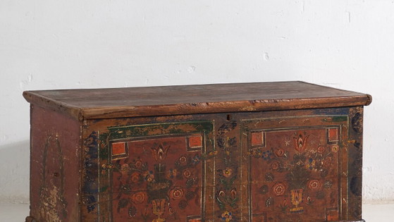 Antike Truhe mit Blumenmotiven (ca. 1920) #39 – Aufbewahrungsschrank (photo 3 of 40)