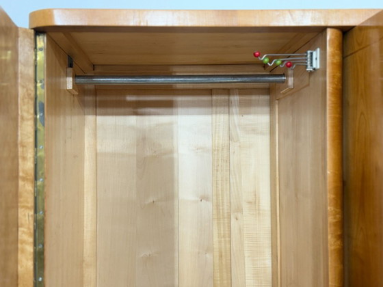 Image 1 of Bellissimo armadio di metà secolo / mobiletto in legno / armadio per la biancheria / armadio da camera da letto vintage