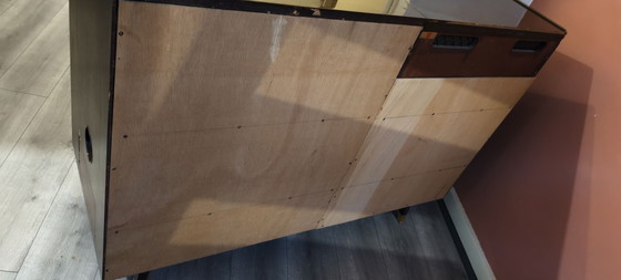 Credenza retrò / Mobile con dettagli in ottone (Anni '60/'70) – Credenze, Legno (photo 6 of 7)