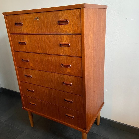 Image 1 of Vintage chest of drawers with 6 drawers