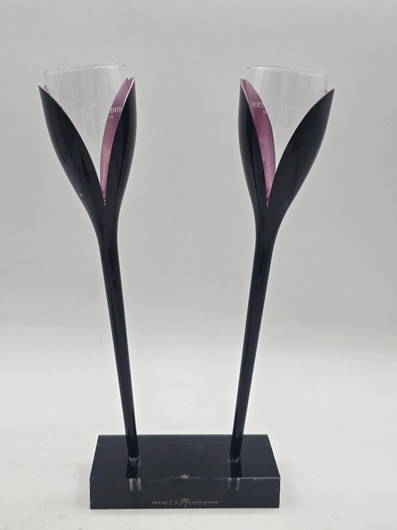 Image 1 of Champagne flutes in houders Moët & Chandon
