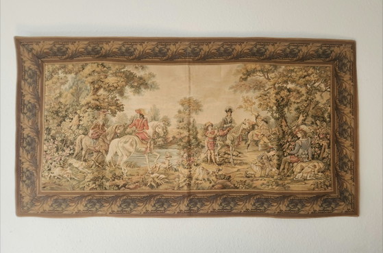 Duits wandtapijt van Gobelin Jacquard in de stijl van Aubusson. Tapijt met een elegant jachtlandschap in (photo 4 of 30)