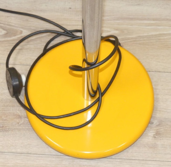 Image 1 of Lampada da terra grande anni '70 giallo/cromo a collo di cigno orientabile