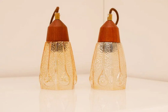 Image 1 of Suspensions en verre de Pukeberg, Suède, années 1960, lot de 2