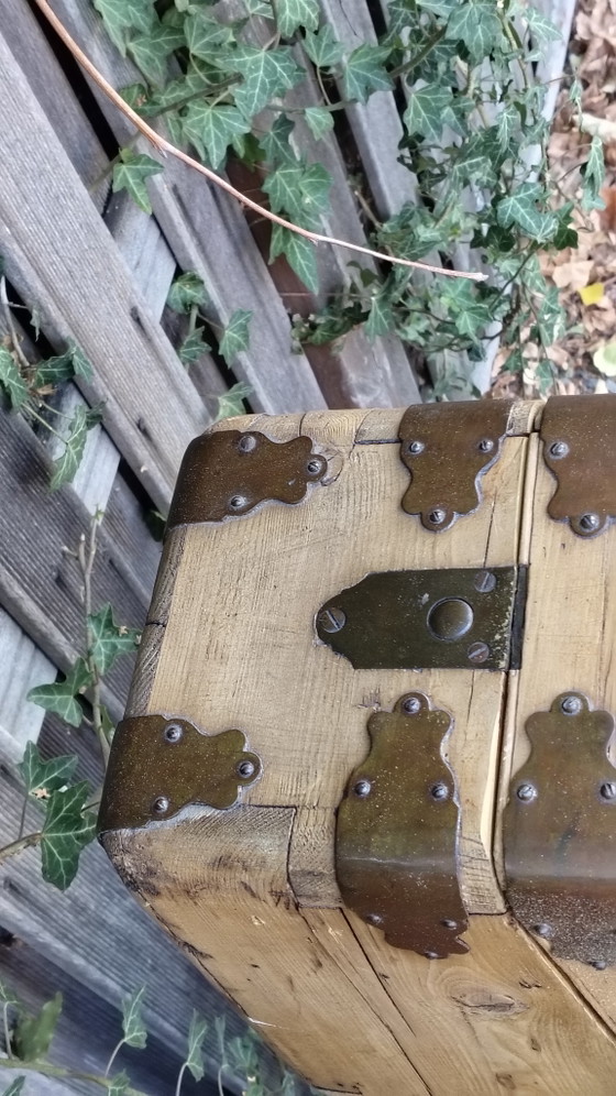 Ein hölzerner Cellokasten aus dem 19. Jahrhundert. – Dekorative Objekte, Wood (photo 5 of 9)