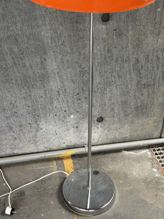 Image 1 of Harvey Guzzni Space Age vloerlamp