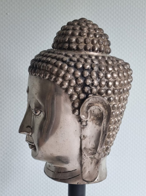 Image 1 of Large Buddha head on a wooden base (61 cm) – Asian sculpture