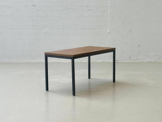 Minimalistische vintage tafel met houtfineer en stalen frame, jaren 80. – Bijzettafels, Wood (photo 5 of 14)