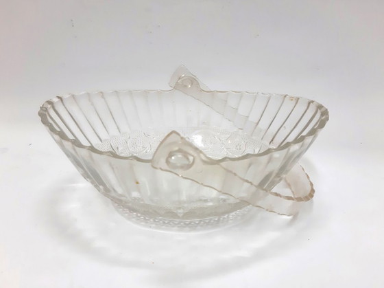 Image 1 of Vintage geperst glazen decoratieve mand, fruitschaal