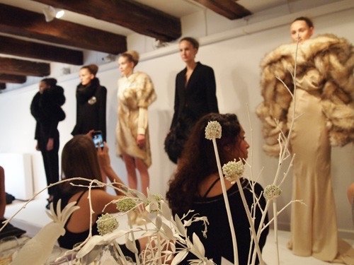 Image 1 of ILJA Haute Couture Showpiece – Oggetto d'arredo scultoreo e acustico