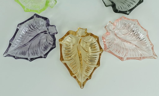 Set Of 6 Mid Century Glass Bowls In Leaf Shape 1950S Colored Glass