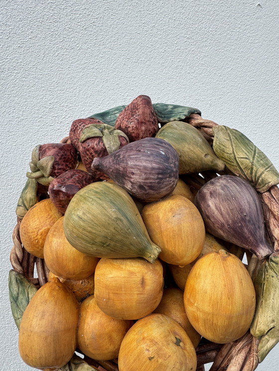 Image 1 of Corbeille fruits trompe l’œil Portugal années 70