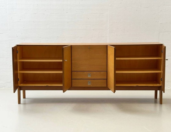 Image 1 of Dressoir uit het midden van de 20e eeuw met veel opbergruimte, gemaakt van beukenhout, jaren 60.