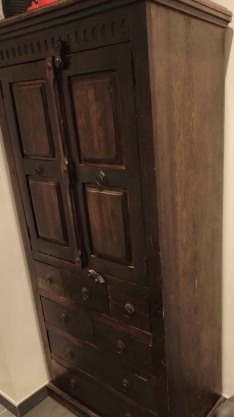 Image 1 of Barschrank im Kolonialstil mit Schubladen.