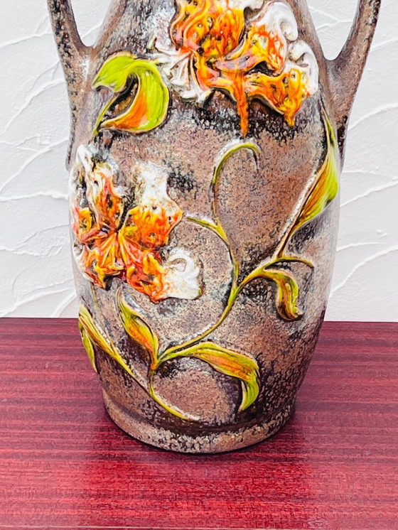 Image 1 of Grande vaso vintage della Germania Ovest, manici, decorazione floreale in rilievo