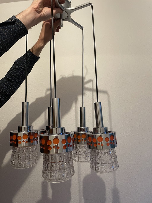 Gigantische lamp uit het ruimtetijdperk