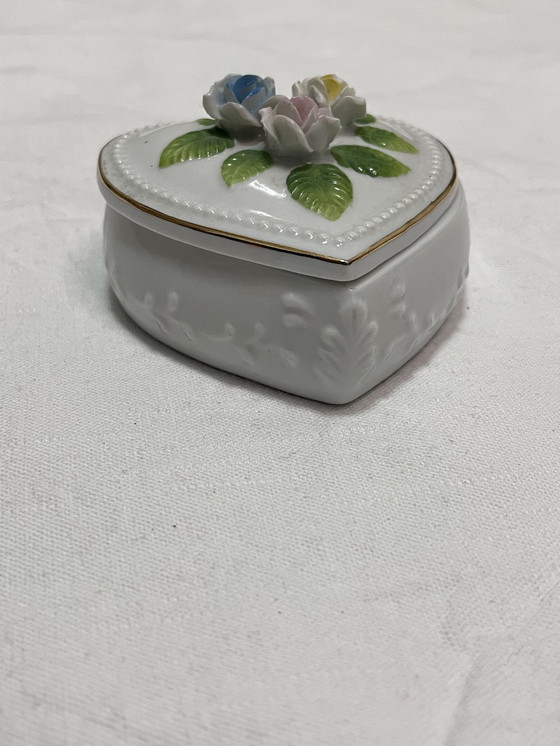 Image 1 of Klein hartvormig porseleinen decoratieve bloemen suikerpot sieradendoosje