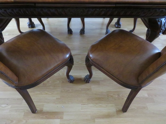 Image 1 of Table de salle à manger extensible en noyer avec 6 chaises