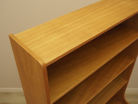 Librería danesa de chapa de fresno con estantes ajustables, años 70 – Madera (photo 8 of 18)