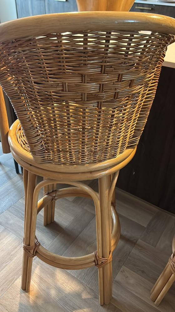 Image 1 of Sgabello da bar girevole vintage in rattan