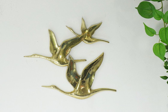 Image 1 of Scultura murale vintage raffigurante 3 oche in volo, in ottone e oro, stile anni '60/'70.