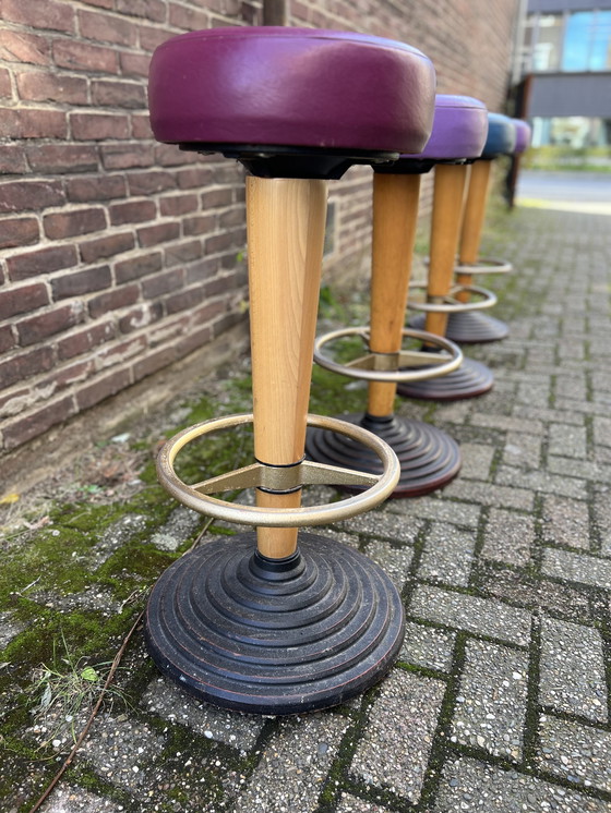 Image 1 of 4 krukken met gietijzeren voeten 