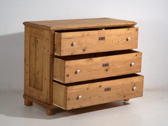 Commode antique en pin massif – Europe centrale (c.1880–1910) #117 – Porcelain, Metal, Rustic (photo 24 of 40)