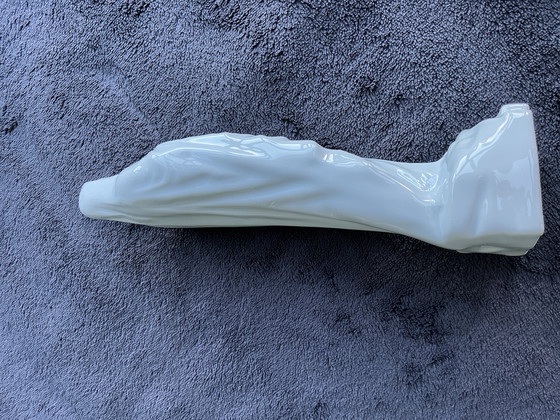 Image 1 of Porzellanstatue der Jungfrau Maria unter einer Glaskuppel