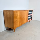Credenza U460 con cassetti colorati, Jiří Jiroutek