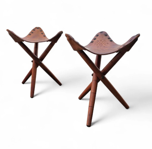 2 x Bijpassende Vintage Bewerkt Lederen Driepoot Stoel / Campingstoel