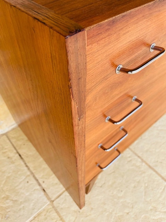 Image 1 of Vintage ladekast van notenhout uit het midden van de eeuw, jaren 50