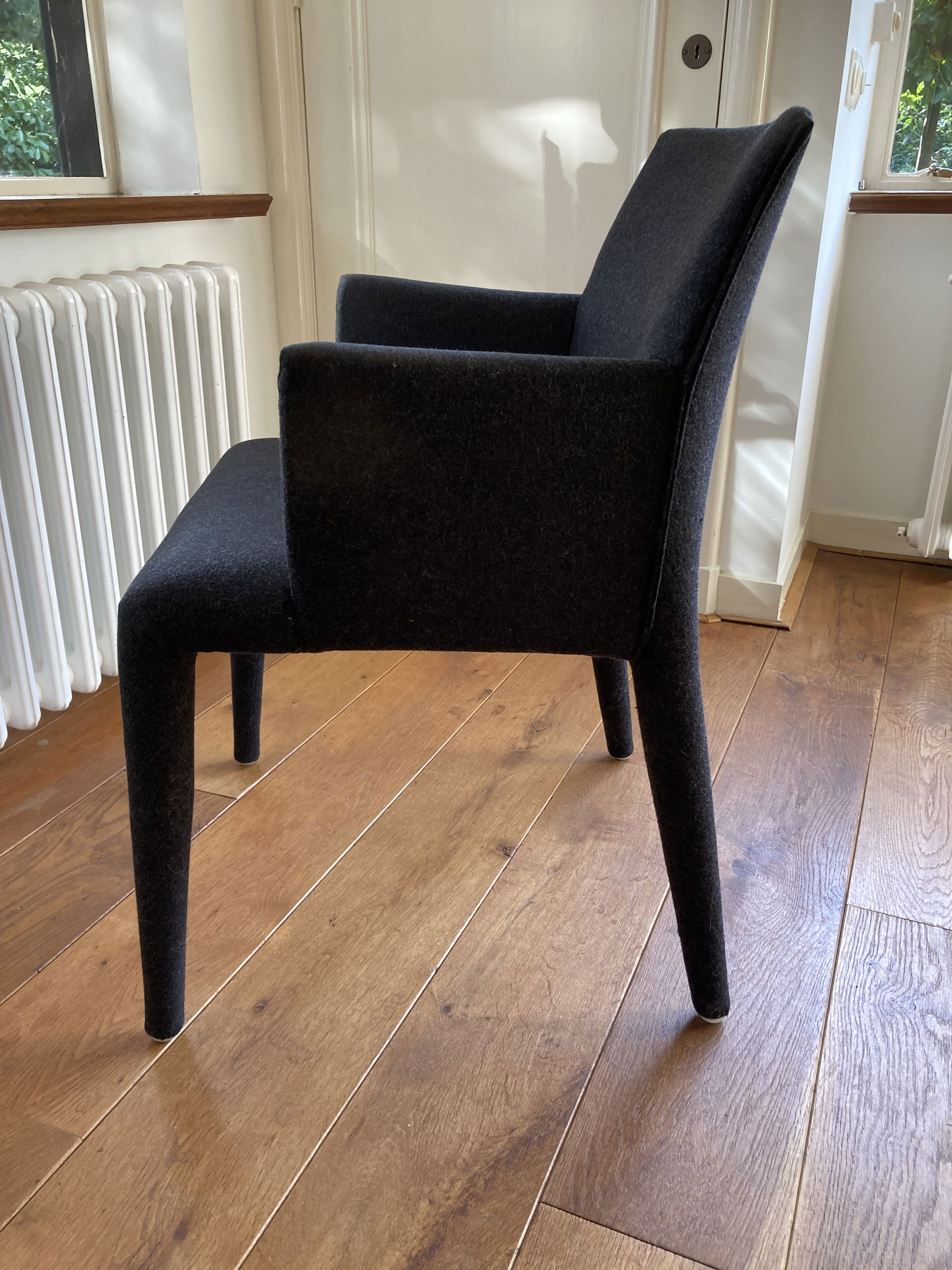 6x B&B Italia Vol au vent chairs | €2,500 | Whoppah