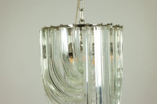 Venini. Lámpara colgante de cristal de Murano translúcido. Década de 1980.