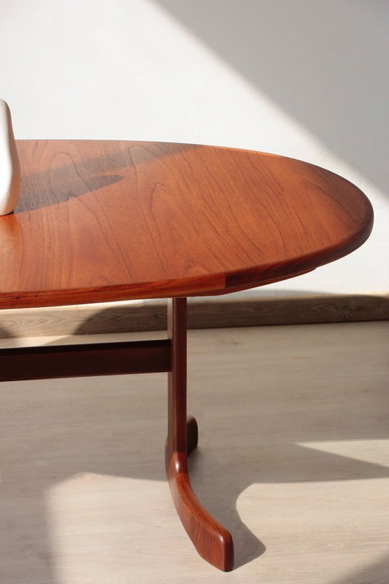 Image 1 of Oval teak dining table - 6 to 8 people - Fresco model - G Plan