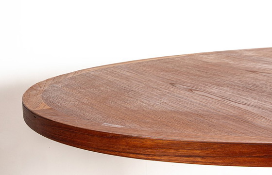 Image 1 of Zeer grote Deense teakhouten eettafel, ovaal en uitschuifbaar, met centrale voet, model HM 55, John Mortensen Dyrlund.