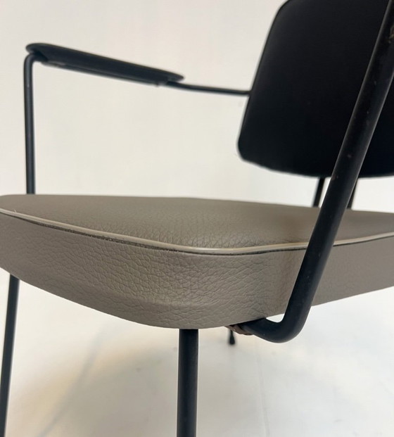 Image 1 of Poltrona modello 5002 con tavolo di Rudolf Wolf per Elsrijk, anni '50