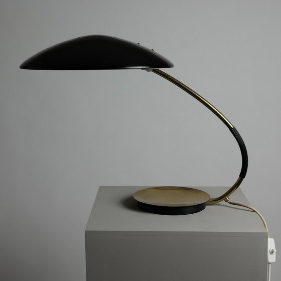 Lampe de table Christian Dell Modèle 6787 „Kaiser Idell“ pour Kaiser Leuchten, Allemagne, c. 1951 – Brass (photo 8 of 17)
