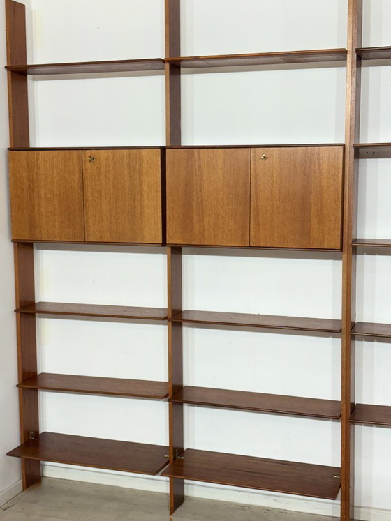 Modulares Mid-Century Wandregal von interna / Teak-Regalsystem 60er Jahre – Wood (photo 3 of 21)