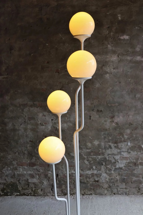 Lampadaire Goffredo Reggiani à globe en verre – Blanc – Italie – Années 1960 – Fer (photo 5 of 5)