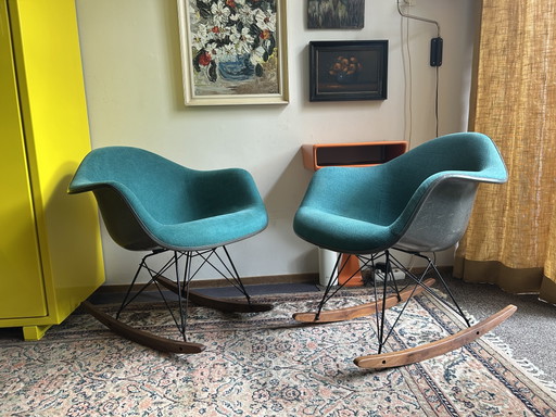 2x Eames Schommelstoel (Herman Miller) – schommelstoelen, Fiberglass, Metal