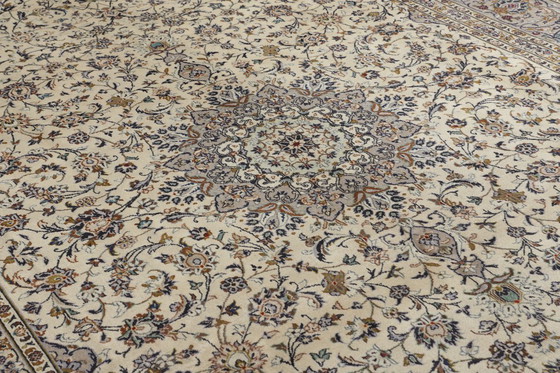 Image 1 of Origineel Perzisch tapijt Keshan, Kashan Beige 394 x 292 cm In topconditie Klassiek