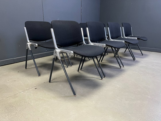 Image 1 of Sedie da pranzo italiane impilabili vintage nello stile di Castelli, set da 8