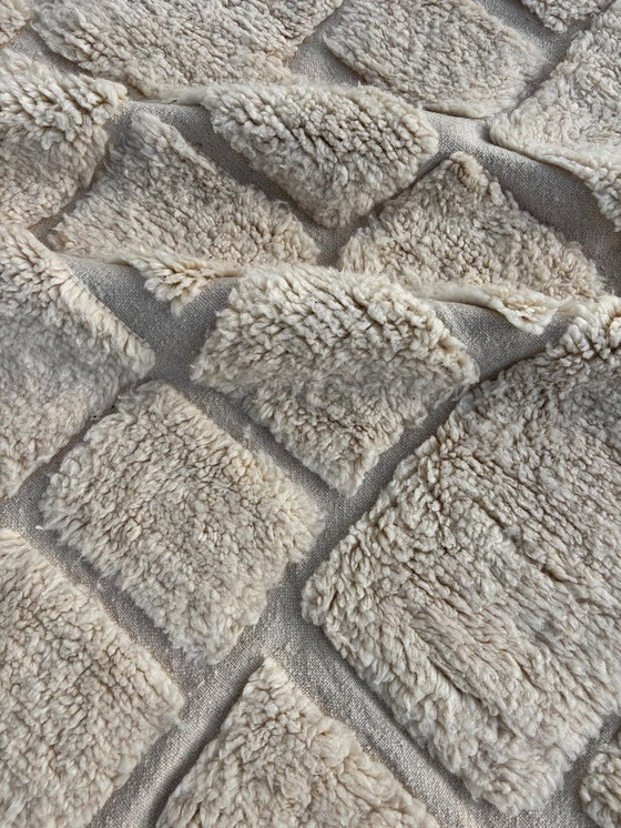 Image 1 of Handgeweven Marokkaans Mrirt-tapijt – Modern Marokkaans tapijt