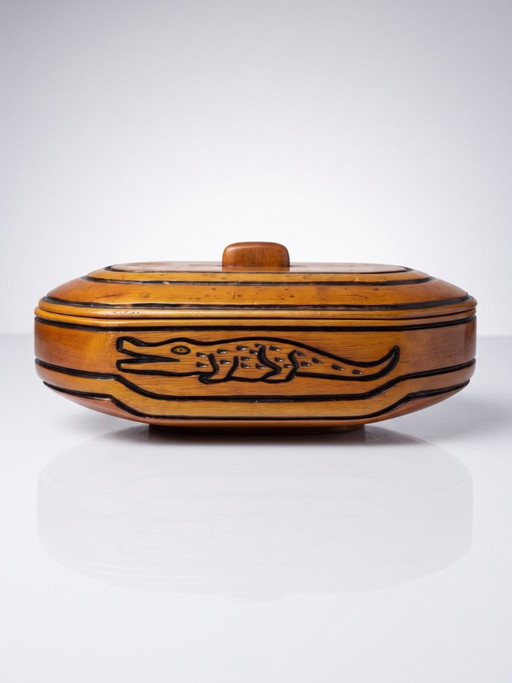 Vintage doos van exotisch monoxylhout, volkskunst, krokodillendecor – decoratieve objecten, Wood